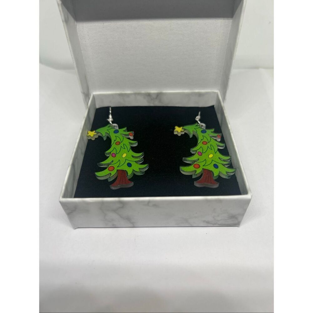 🎄 Whimsical Christmas Tree Dangle Earrings – Festive & Fun – Gift Box Included!